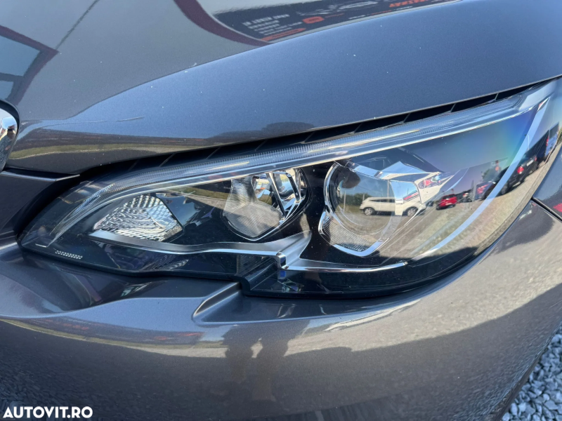 Peugeot 308 1.2 L PureTech Turbo S&S Active Pack - imagine 6