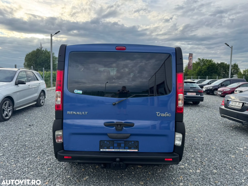 Renault Trafic Passenger 2.0 dCi L1H1 Authentique - imagine 3