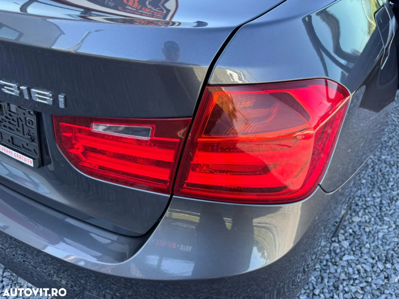 BMW Seria 3 316i Sport Line - imagine 12