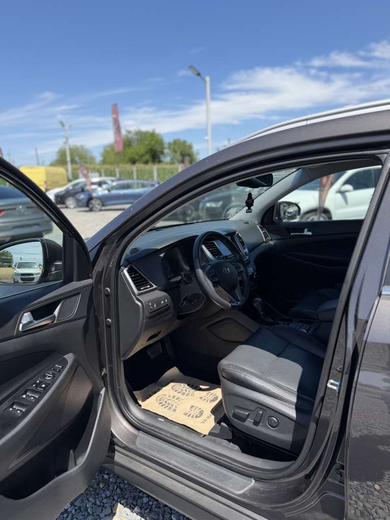 Hyundai Tucson 1.7 CRDi 141 CP DCT7 EXECUTIVE – Automată - imagine 19