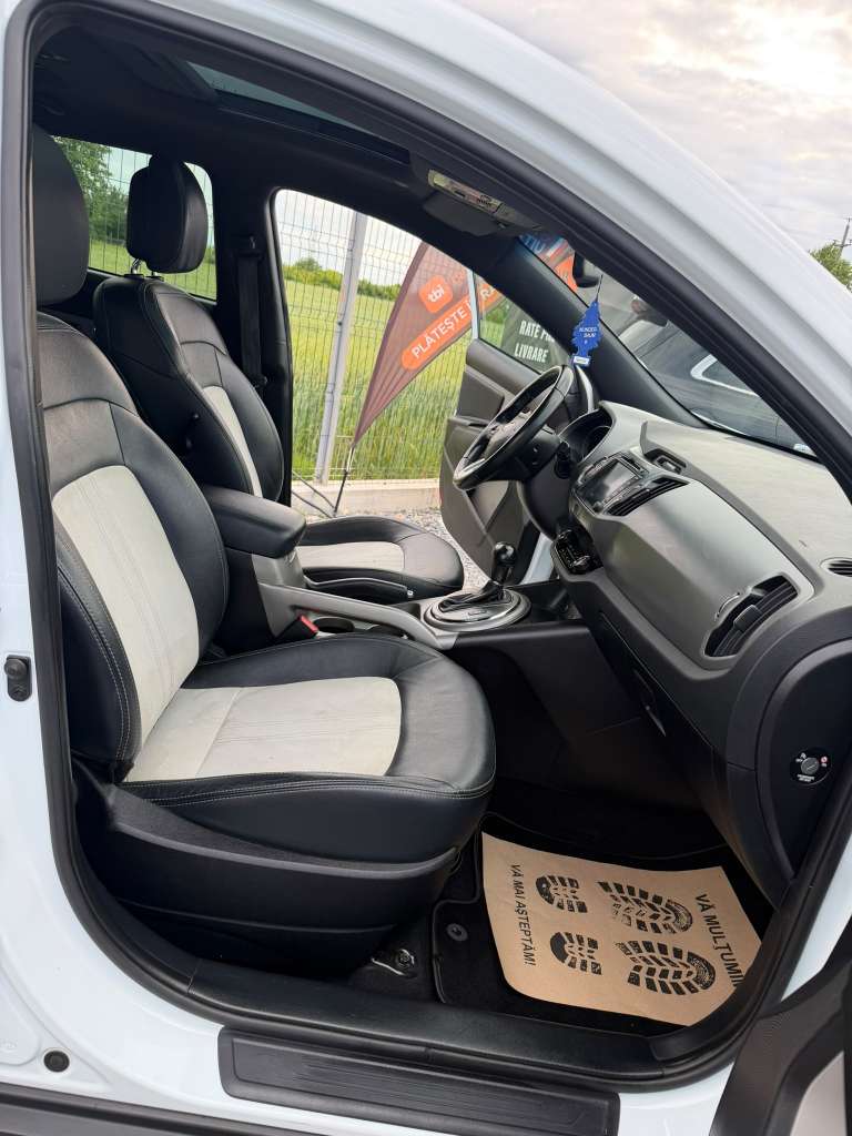 🚙 Kia Sportage 2.0 CRDi 136 CP 4x4 Origins Ultimate – Doar 119.000 KM✨ Punctul forte al acestui exemplar: ✅ Doar 119.000 km reali și verificabili - imagine 6