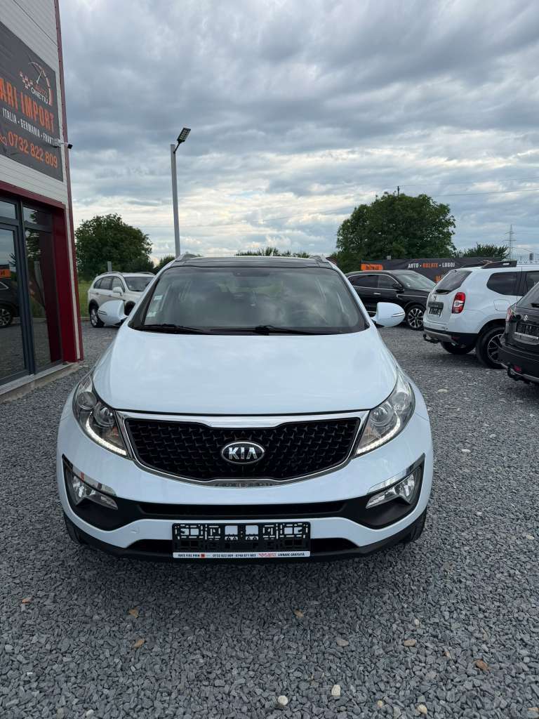 🚙 Kia Sportage 2.0 CRDi 136 CP 4x4 Origins Ultimate – Doar 119.000 KM✨ Punctul forte al acestui exemplar: ✅ Doar 119.000 km reali și verificabili - imagine 8
