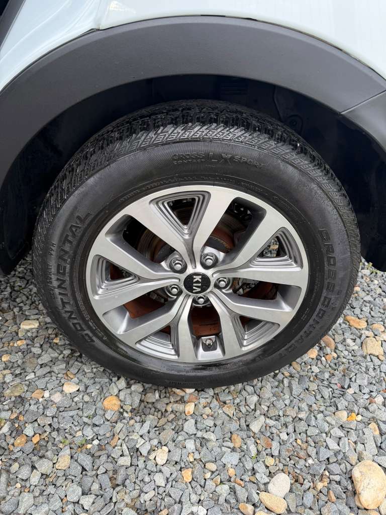 🚙 Kia Sportage 2.0 CRDi 136 CP 4x4 Origins Ultimate – Doar 119.000 KM✨ Punctul forte al acestui exemplar: ✅ Doar 119.000 km reali și verificabili - imagine 11