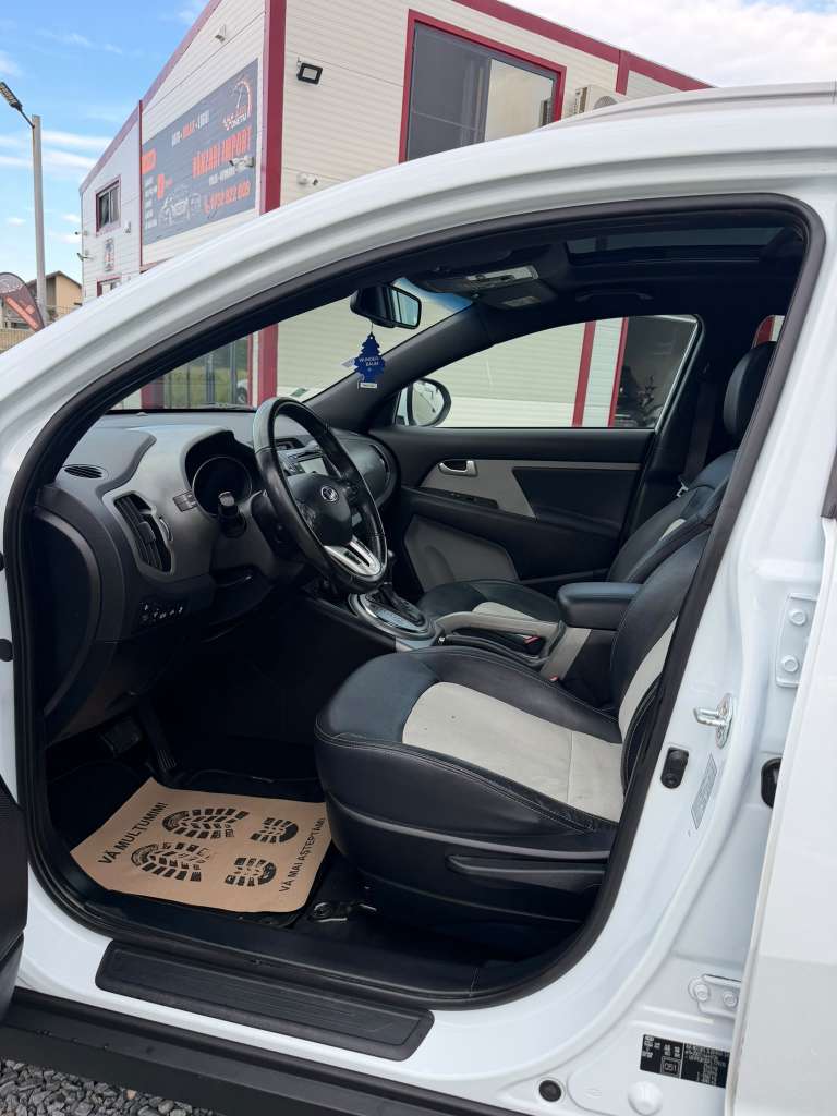 🚙 Kia Sportage 2.0 CRDi 136 CP 4x4 Origins Ultimate – Doar 119.000 KM✨ Punctul forte al acestui exemplar: ✅ Doar 119.000 km reali și verificabili - imagine 14