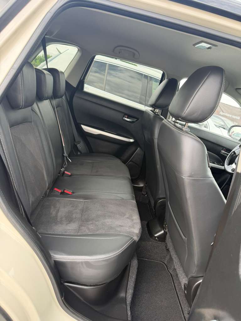 Suzuki Vitara 1.6 DDIS (4x4) Allgrip Comfort+ - imagine 11