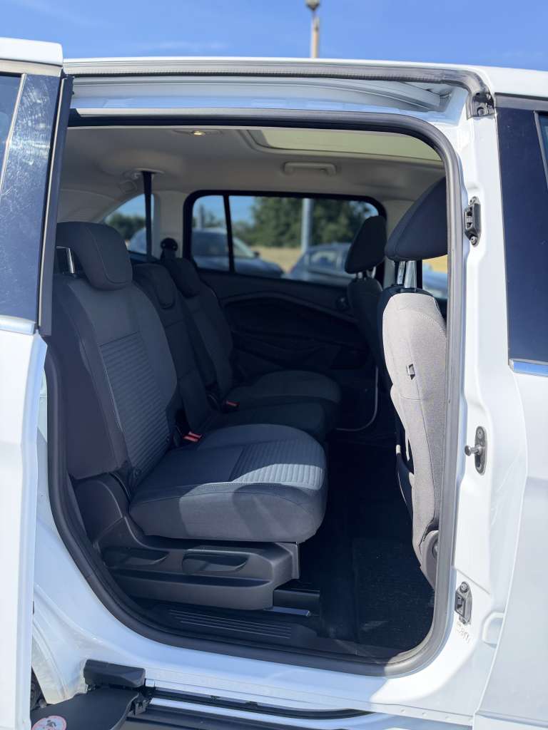 Ford Focus Grand C Max 7 Locuri - imagine 7