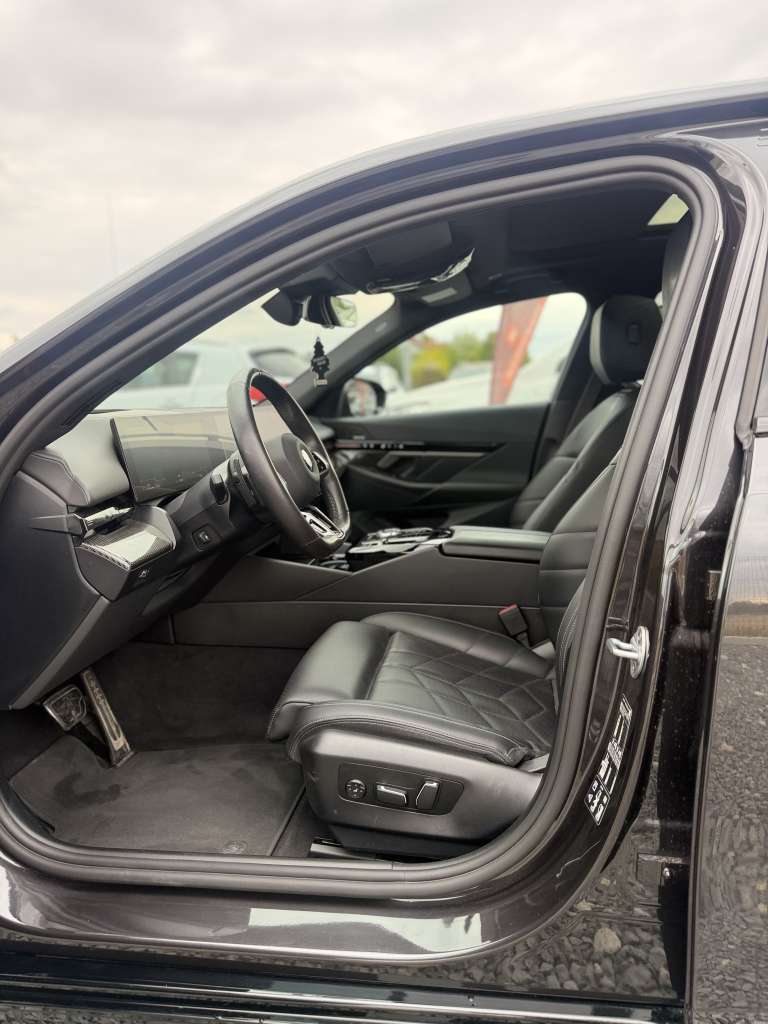 BMW Seria 5 2024 Diesel x drive - imagine 5